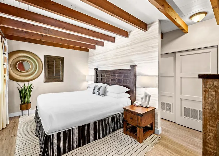 Lodge On The Desert